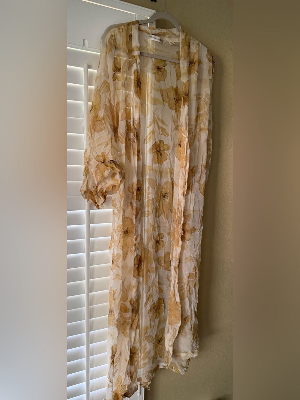 Vintage Victoria’s Secret Robe ~ Size XS/S